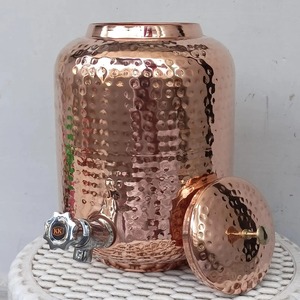 Dispensador de Agua Premium Hecho con Cobre Puro con Acabado Brillante para Exportación - Product Image 1