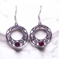 Boucles d'oreilles charmantes en argent sterling 925 avec pierre précieuse améthyste naturelle de forme ronde dans un design circulaire, prix de gros