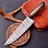 Couteau de chef personnalisé en acier Damas forgé à la main avec étui en cuir, lame pleine longueur, haute dureté, extra tranchant, manche en forme de cône de pin