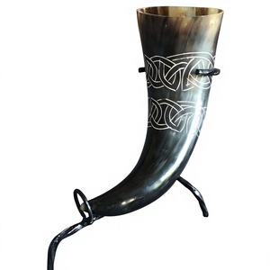 Chope à bière en corne viking artisanale de haute qualité, verre à l'ancienne, écologique, poli, idéal pour les fêtes de Noël - Product Image 1