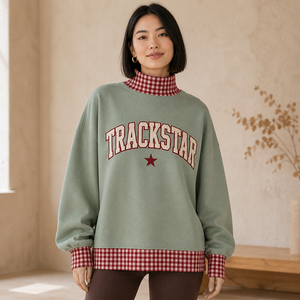 เสื้อสตรีทแวร์ผู้หญิง/ผู้ชาย รุ่น TS-MN-035 ทรงโอเวอร์ไซส์ คอเต่า แบรนด์ Trackstar  ตกแต่งด้วยป้ายตัวอักษรแบบกำหนดเอง ผ้าฝ้ายฟลีซ สตรีทแวร์สำหรับส่งออก - Product Image 3