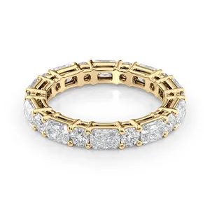 Anillo de Eternidad Elvique con Diamantes Cultivados en Laboratorio, Diseño Radiante Alternante y Punta en U, Certificado IGI - Product Image 4