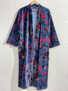 Bata Kimono de Terciopelo Hecha a Mano: Chaqueta Boho con Estampado Floral - Product Image 2