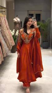 Abaya Kaftan Naranja con Cuentas Bordadas, Manga Larga, Cuello en V, Corte en A, Traje Indio Pakistaní para Fiestas y Eventos - Product Image 4