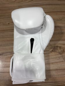 Nuevos Guantes de Boxeo Blancos de Alta Calidad, Cuero Vacuno Genuino, Logotipo Personalizado, Cierre de Correa Impermeable - Product Image 5