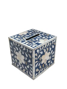 Porte-serviettes et boîte à mouchoirs élégants en résine polie, design coquillage, avec support pour balai, pour la décoration de la maison - Product Image 1