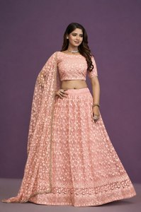 Magnifique Lehenga Choli en tulle pêche pour mariage - Product Image 2