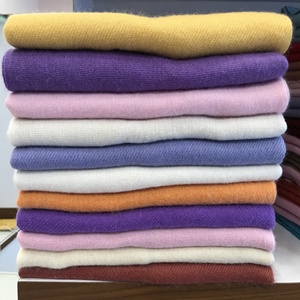 Bufanda de Invierno Ultrafina de Lujo para Mujer, Tejida a Mano, Verde, de Cachemira, Cómoda, Ligera, para Otoño y Primavera, Pashmina KMB de Nepal - Product Image 6