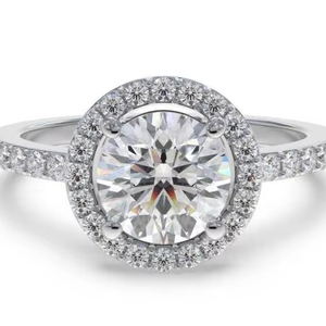 Anillo Moderno Redondo con un Solo Halo, Diamante Cultivado en Laboratorio de 0.85 Ct, en Oro de 18K y Platino - Product Image 1