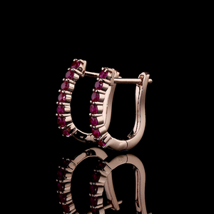 Boucles d'oreilles Huggie en or 14 carats avec diamants de laboratoire taille ronde pour femmes, certifiées IGI - Product Image 2