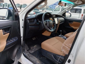 Nouveau SUV SR5 2022, moteur diesel 4.1-6L, Euro V, blanc, I-Force Max Premium Turbo automatique, conduite à gauche, cuir foncé, R20, toit ouvrant panoramique - Product Image 6