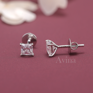 Boucles d'oreilles clous en diamant de laboratoire certifié IGI, taille princesse, or blanc/jaune et rose 14 carats, solitaires carrés - Product Image 2