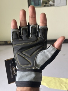 Guantes de Gimnasio y Levantamiento de Pesas Unisex Personalizados de Cuero PU, Transpirables, con Malla y Correa Ajustable para la Muñeca - Product Image 2