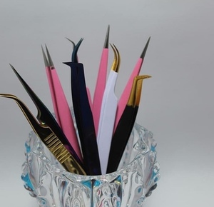 Vired Impex High Quality Serrated Tip Stainless Steel Curved Tweezers for 3D Volume Eyelash Extensions - Product Image 1