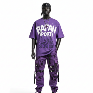 Ensemble t-shirt et pantalon cargo homme en coton polyester premium 240 GSM, imprimé flamme violet noir, logo personnalisé, 2 pièces - Product Image 1