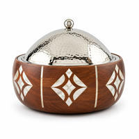 Casserole ronde en bois moderne de luxe avec couvercle en acier inoxydable martelé isolant et incrustation de nacre, écologique
