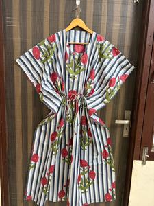 Vestido Kaftán Maxi de Algodón con Estampado Floral y Cuello en V para Mujer, Transpirable y Ecológico, Ideal como Kimono de Playa o Traje de Baño Boho de Verano - Product Image 1