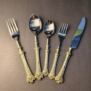 Ensemble de service en feuilles de palmier argentées tropicales, serveurs à salade en acier inoxydable à manche torsadé, pelle à gâteau et cuillères à apéritif - Product Image 4