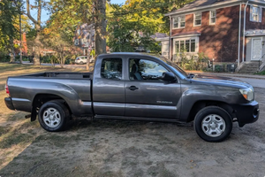 LISTO PARA CONDUCIR - USADO, VOLANTE A LA IZQUIERDA |   Volante a la derecha |   TOYOTA TACOMA ACCESS CABINAS DOBLE 2010 CON 33K MILS Y TRANSMISIÓN MANUAL DE 5 VELOCIDADES - Product Image 3