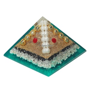 Piedras preciosas de siete chakras Pirámides de orgón para meditación Chips naturales Pirámide de orgón piedra curativa para decoración del hogar Piedra de 7 Chakras - Product Image 3