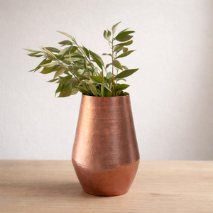 Vase en métal moderne, support décoratif haut de gamme pour fleurs, fait main, écologique, durable, léger, résistant à la rouille, pour table - Product Image 2
