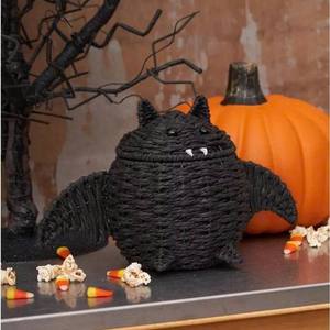 Cesta Decorativa Hecha a Mano con Forma de Murciélago de Halloween, de Mimbre, con Tapa e Impresión Personalizada, de Sisu Handicraft - Product Image 2