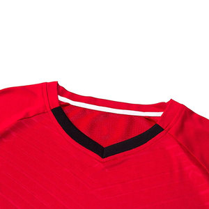 ชุดฟุตบอลทีมสไตล์สปอร์ต ผ้าโพลีเอสเตอร์น้ำหนักเบา นุ่ม ระบายอากาศได้ดี เหมาะสำหรับการฝึกซ้อม การแข่งขัน และกิจกรรมกีฬาประจำวัน - Product Image 3