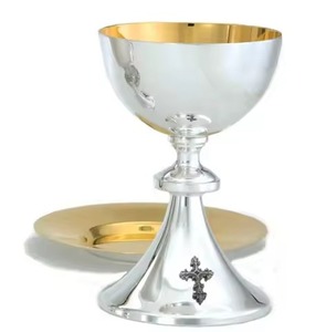 ชุดถ้วยศีลมหาสนิทและจานรองทองเหลืองสำหรับพิธีกรรมทางศาสนาในโบสถ์ - Product Image 1