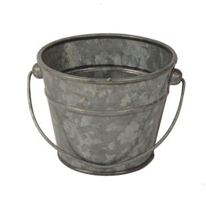 Jardinières en métal galvanisé avec poignées en bois et bordure décorative, style ferme vintage, seaux de jardin en étain pour l'intérieur - Product Image 1