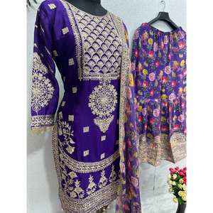 Vêtements de fête indiens et pakistanais de créateur, haut, bas et dupatta avec dentelle fantaisie - Product Image 6