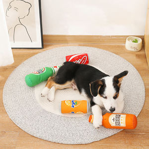 Jouet à mâcher interactif pour chien en forme de dessin animé pour nettoyer les dents - Jouet en peluche durable et écologique pour animaux de compagnie, en forme de bouteille de vin et de bière, qui couine - Product Image 2