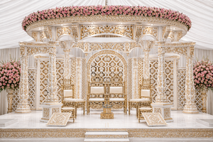 Mandap Tradicional Estilo Templo con Cúpula Tallada en Forma de Loto, Mandap de Fibra Premium para Bodas de Destino, Mandap Blanco para Bodas - Product Image 4