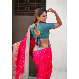 Sari en soie Darbari rose tissé avec des fils Zari, vêtements indiens et pakistanais avec une touche élégante de pashmina, tissages d'élite 700g - Product Image 3