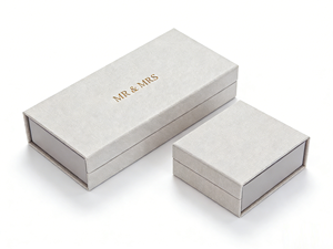 Boîte cadeau pour photographe en papier d'art crème beige gaufré pour impressions photo 4x6, impressions sur tissu, clé USB en verre cristal - Product Image 3