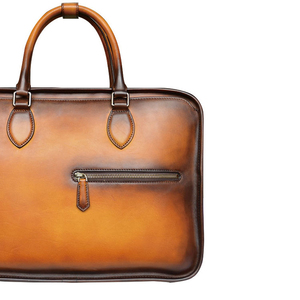 Maletín profesional de cuero con construcción duradera y diseño clásico para el entorno de oficina, bolso para portátil de cuero. - Product Image 3