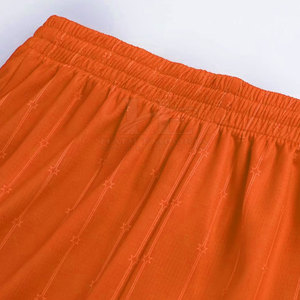 Ensemble d'uniformes de basketball pour hommes en polyester respirant, léger et durable, imprimé par transfert thermique, vêtements de sport pour l'entraînement - Product Image 6