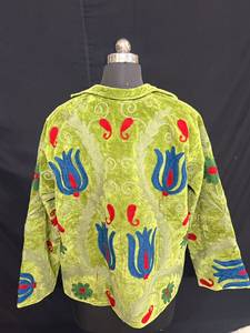 Veste courte vintage en velours vert olive brodée Suzani pour femme, doublée de soie, style ethnique, faite à la main, idéale pour les festivals - Product Image 3