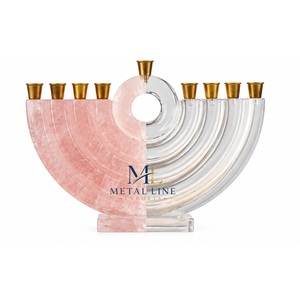 Menorah de Resina Ámbar de Lujo con Efecto Marmoleado, Candelabro Moderno de Hanukkah de 9 Ramas, Portavelas para Aceite, Venta al por Mayor, Regalos Judaicos Premium - Product Image 2