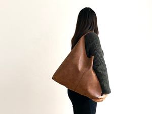 Sac Hobo en cuir véritable de couleur personnalisée Slouchy Shoulder Distressed Open Closure Everyday Handbag for Women LHB-0083 - Product Image 3