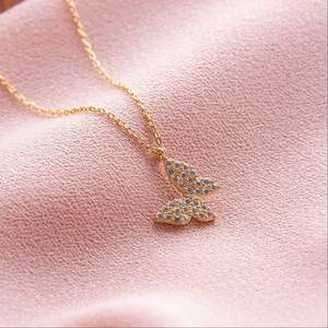 Colgante de Mariposa en Plata con Baño de Rodio y Diamante Corte Marquesa para Mujer - Product Image 2