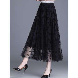 Jupe trapèze élégante et tendance pour femme, taille haute élastique, en maille florale, dentelle et flocage, idéale pour l'automne et l'hiver, parfaite pour les soirées. - Product Image 4