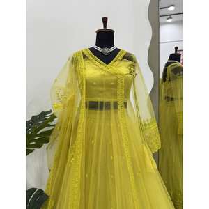 Ropa de fiesta de diseñador Lehenga con blusa Dupatta y encogimiento de hombros talla XL - Product Image 2