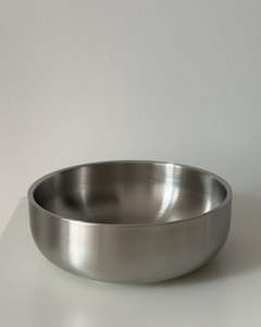 Tazón Redondo de Aluminio para Servir con Acabado Texturizado para Decoración Contemporánea del Hogar y Eventos - Product Image 5