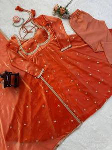 Ensemble ANARKALI PENT avec dupatta en soie FENDY, broderie de sequins, coupe classique, moderne, séchage rapide, toutes saisons, pour les fêtes - Product Image 6