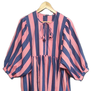 Vestido de Verano Hecho a Mano 100% Algodón Estilo Bohemio para Mujer |   Vestido Maxi con Mangas Abullonadas y Estampado de Rayas al por Mayor - Product Image 1