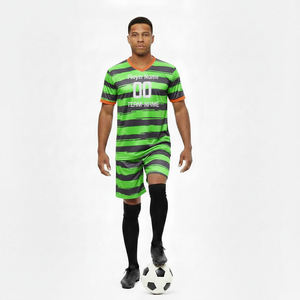 Uniformes de Fútbol Personalizados por Sublimación, Diseño OEM, Uniformes de Fútbol de Poliéster Transpirable, Antibacteriano y de Secado Rápido, Conjuntos de Camisetas para Equipos - Product Image 5