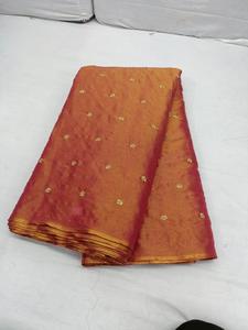 Tissu en soie pure avec broderie florale artisanale délicate et travail Butti pour tissu de créateur, robe festive Lehenga - Product Image 2