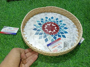 Ensemble de plateau en rotin rond indien fabriqué à la main avec superbe incrustation de nacre Prix abordable pour la présentation à la maison de luxe - Product Image 6