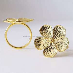 Servilletero de rosa roja personalizado para mesa de Hotel de boda con diseño elegante superior servilletero de Metal dorado o anillo de la India - Product Image 5