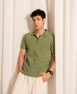 เสื้อโปโลผู้ชายสีเขียวมะกอก ผ้าฝ้าย แขนสั้น ทรงปกติ สวมใส่สบาย สีพื้น ผ้าถัก ระบายอากาศได้ดี - Product Image 2